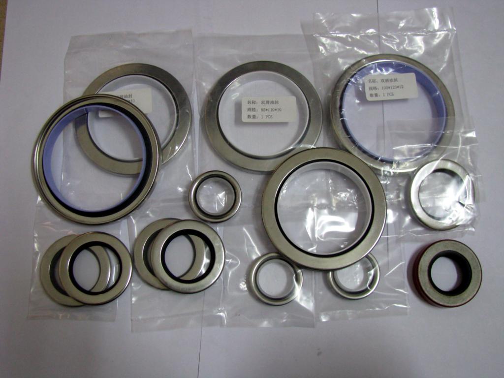 螺桿壓縮機轉(zhuǎn)子與機體,轉(zhuǎn)子與排氣軸承,不同軸度的轉(zhuǎn)子軸端間隙多少合適呢? 螺桿壓縮機轉(zhuǎn)子與機體,轉(zhuǎn)子與排氣軸承,不同軸度的轉(zhuǎn)子軸端間隙多少合適呢?